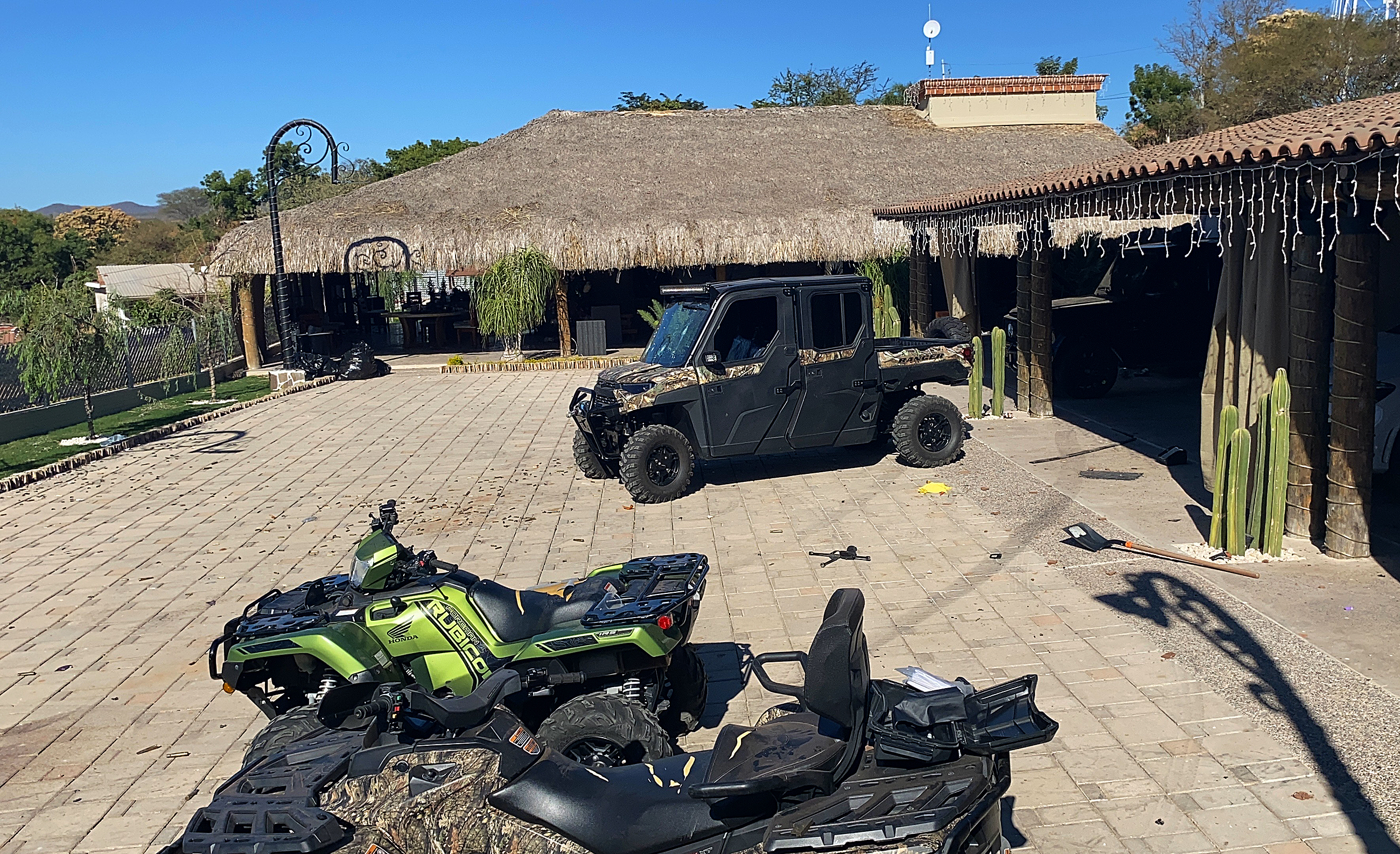 Ovidio Guzmán: Autos blindados, granadas activas, cientos de balas y hasta sangre fue encontrada en la casa donde fue capturado el hijo del Chapo
