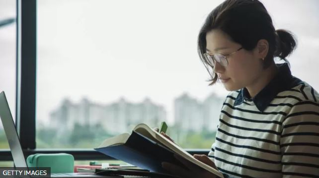 ¿Cuáles son las formas más eficaces de estudiar para un examen (y cuáles no funcionan tan bien)?