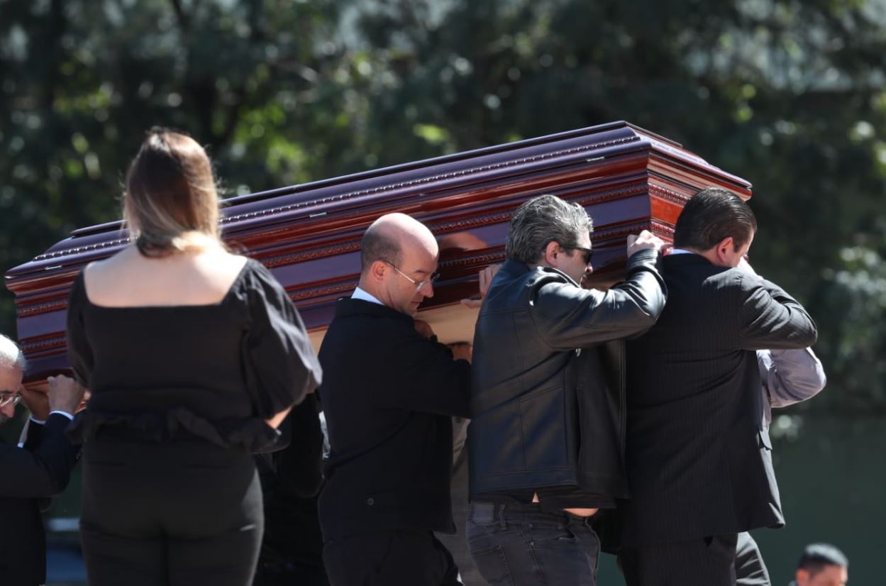 Dan detalles de la causa de muerte de Álvaro Colom y por qué no quisieron un funeral de Estado