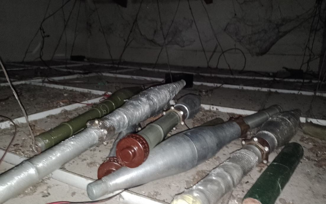 Granadas, bastones chinos, dinero y drogas: Así es el arsenal incautado en Izabal, vinculado al supuesto narcotraficante Wicho Veneno