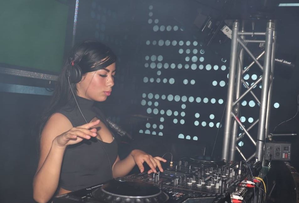 DJ