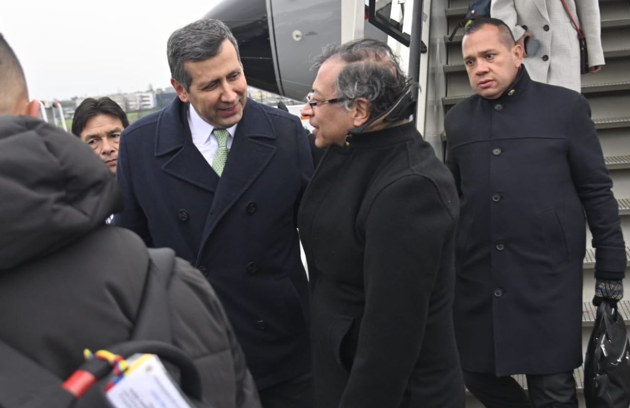 Presidente de Colombia, Gustavo Petro, defiende a su ministro Iván Velásquez y dice que en Guatemala lo persiguen por los intereses que tocó