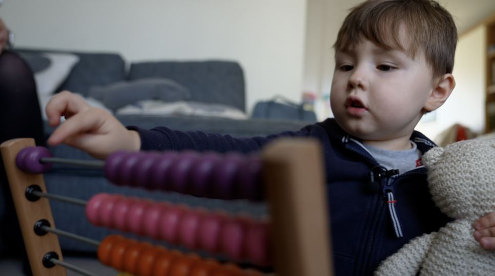 Qué es Mensa, la organización de superdotados en la que ingresó un niño británico de 3 años