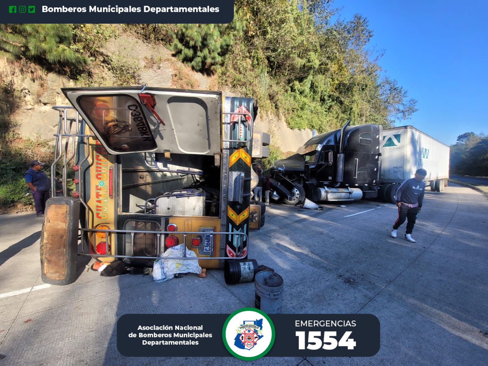 IMÁGENES: Al menos 20 pasajeros resultan heridos en choque de autobús con tráiler en ruta Interamericana