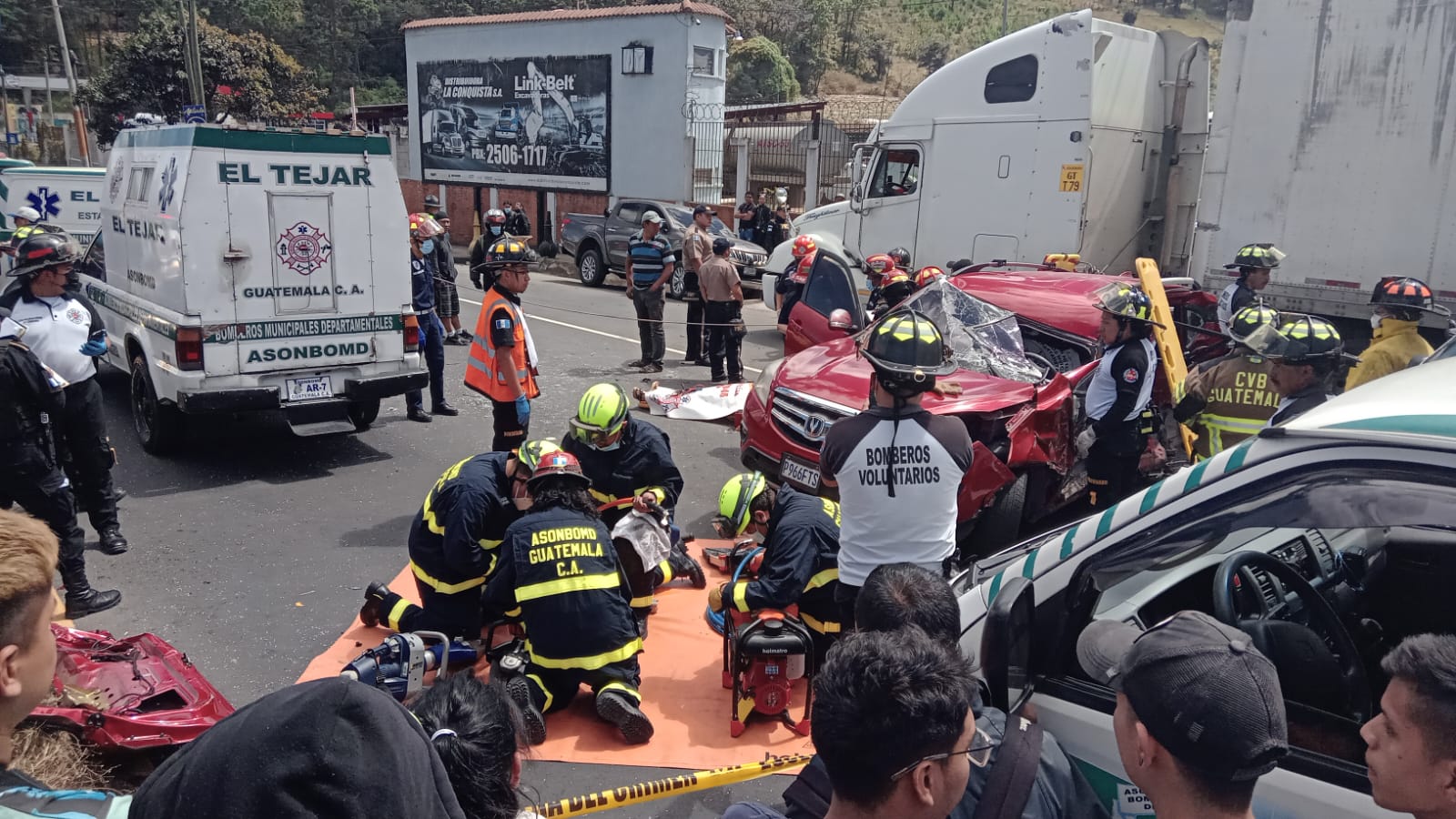 Accidente deja cuatro mujeres y un hombre muertos en la ruta Interamericana