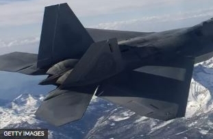 EE.UU. derriba un tercer artefacto aéreo, esta vez, sobrevolando Canadá