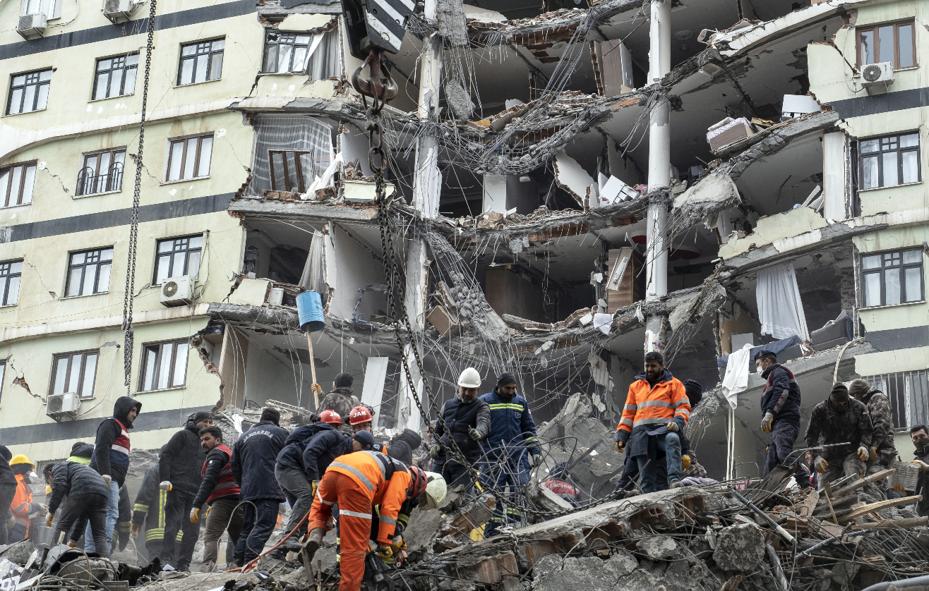 EDIFICIO. TERREMOTO EN TURQUÍA