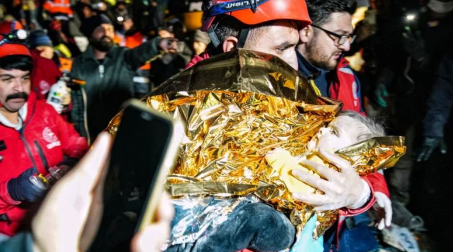 Terremotos en Turquía y Siria: el recién nacido y su madre rescatados en Turquía tras 4 días atrapados entre los escombros