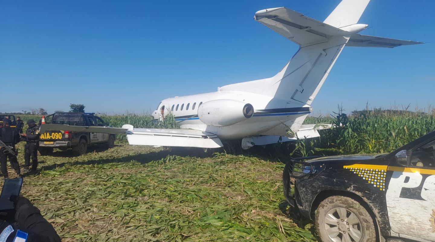 Aterriza un jet en un terreno sembrado con milpa en Ixcán, Quiché y autoridades creen que podría estar vinculado al crimen organizado