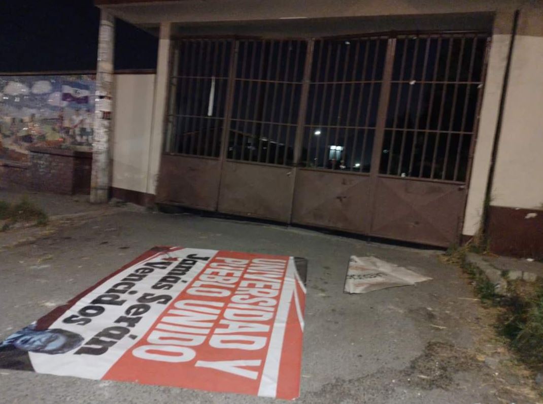 Estudiantes del Cunoc son desalojados por un grupo armado que irrumpió en ese centro universitario y los amenazó