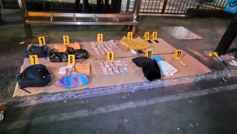 Detienen a jóvenes que caminaban en la Roosevelt con miles de quetzales en efectivo