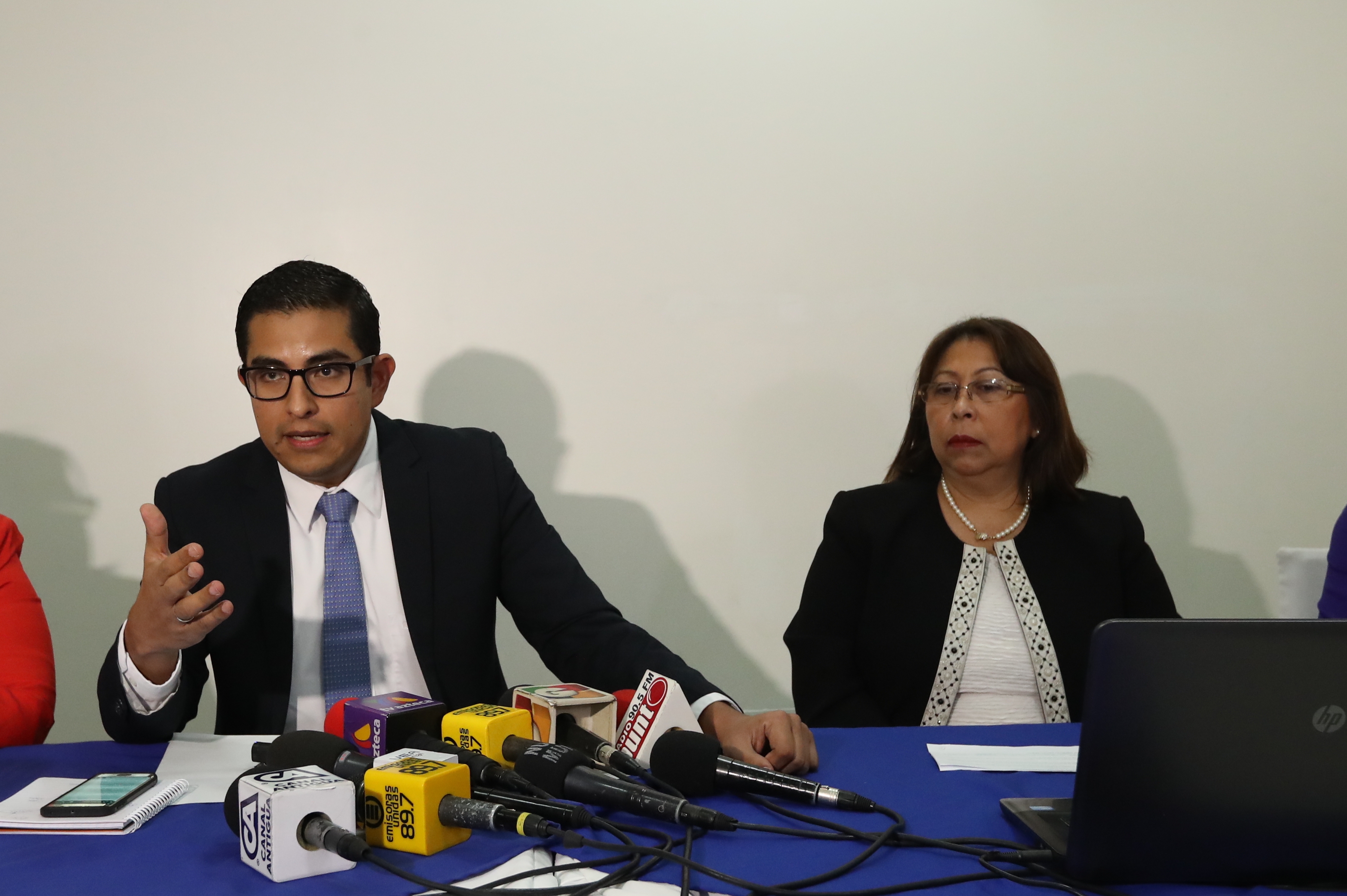 Juzgado declara en rebeldía a Rootman Estivens Pérez Alvarado y a Mayra Véliz  señalados de varios delitos mientras laboraban en el MP