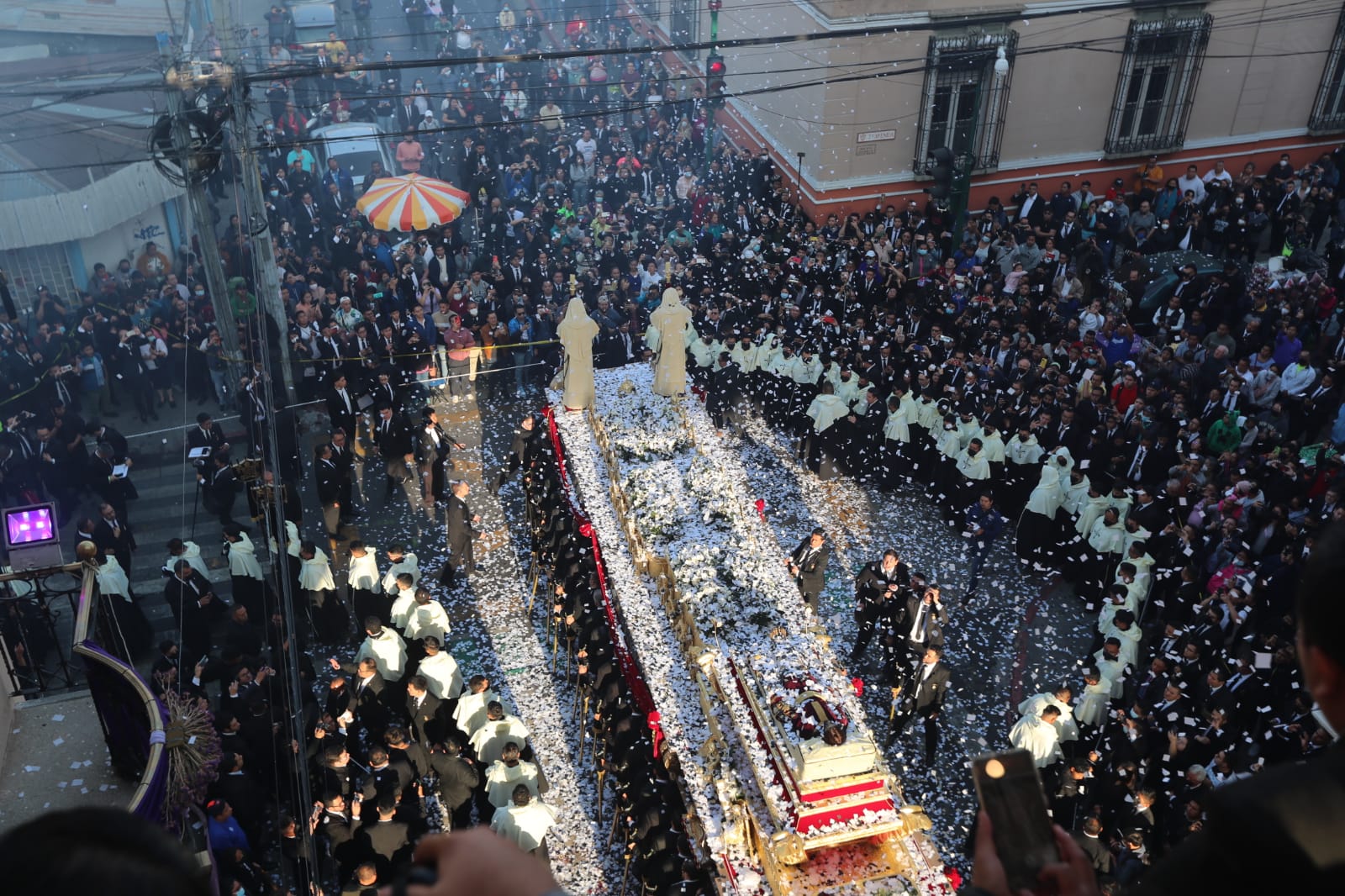 IMÁGENES: Señor Sepultado, Cristo del Amor, sale de Santo Domingo y recorre el Centro Histórico