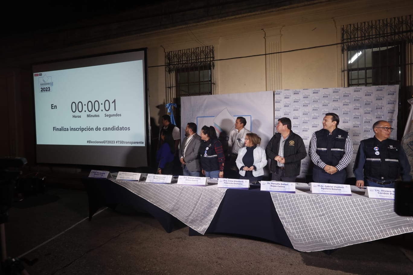 TSE confirma que 23 binomios presidenciales están inscritos legalmente, pero solo a 19 les han entregado credencial