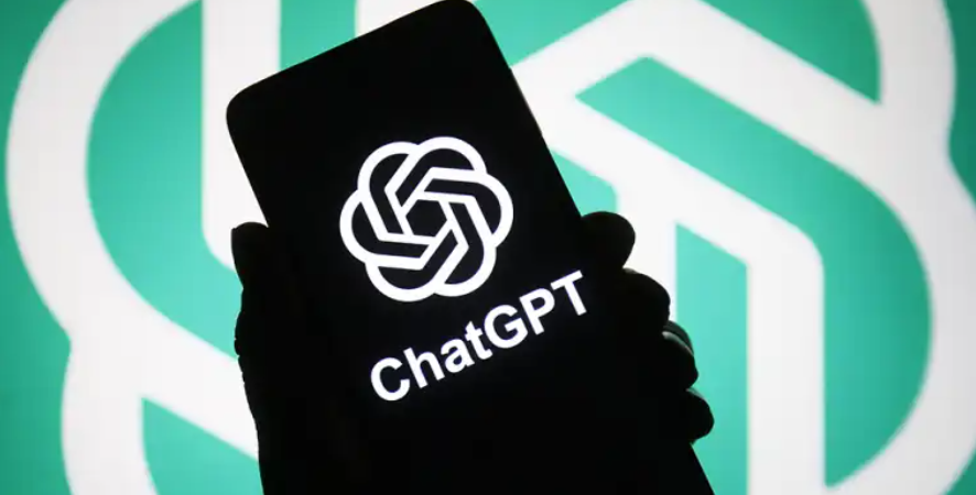 Los cientos de miles de trabajadores en países pobres que hacen posible la existencia de inteligencia artificial como ChatGPT (y por qué generan controversia)