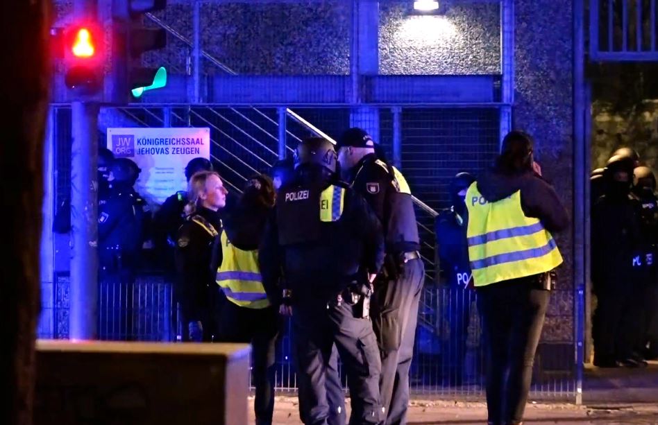 Videos: Ocho muertos por disparos en un centro de Testigos de Jehová en Hamburgo