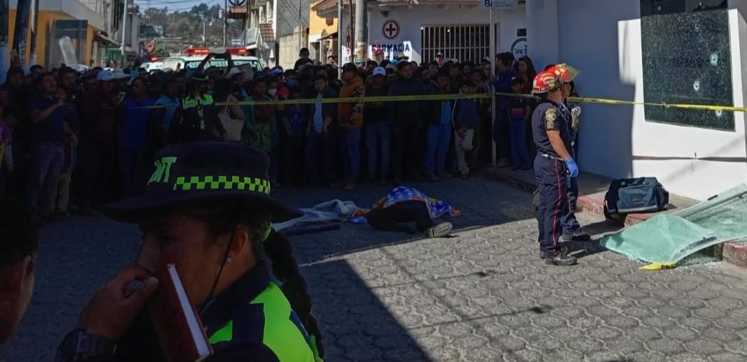 Muertos y disparos: qué se sabe del intento de asalto en una agencia bancaria en Chimaltenango