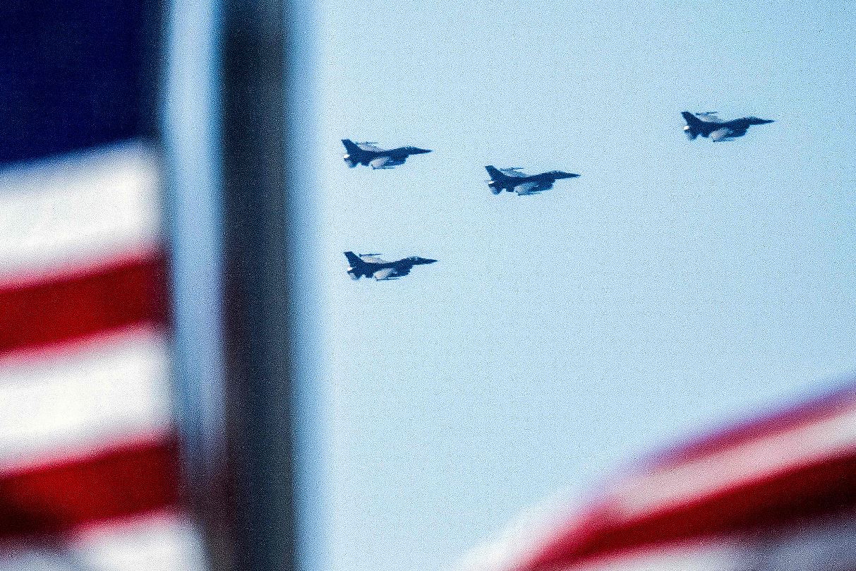 AVIONES F-16.