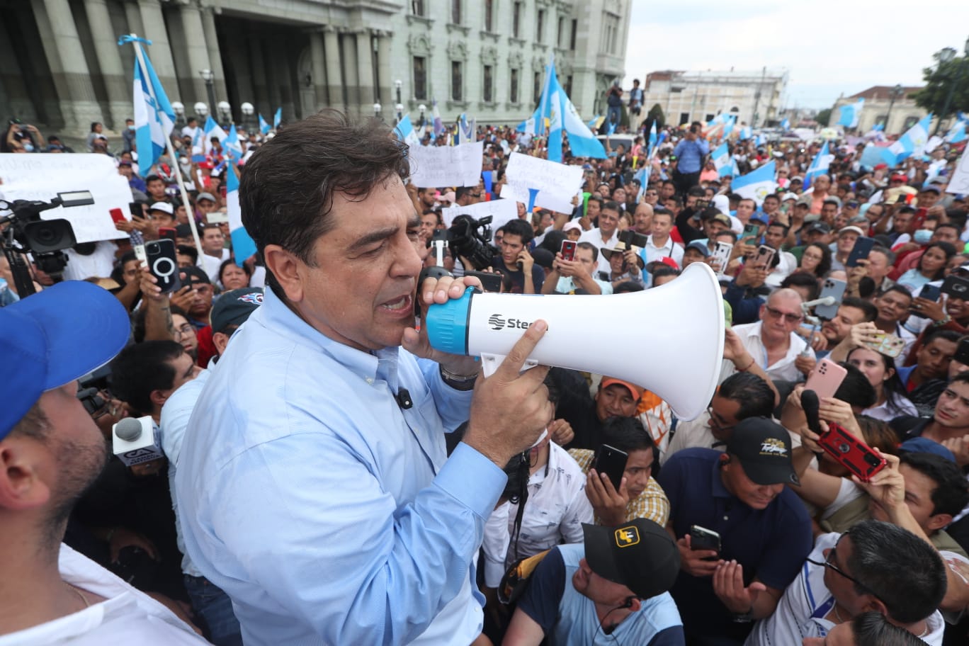 Carlos Pineda asegura que el Estado lo persigue y acusa que Guatemala vive hoy una dictadura