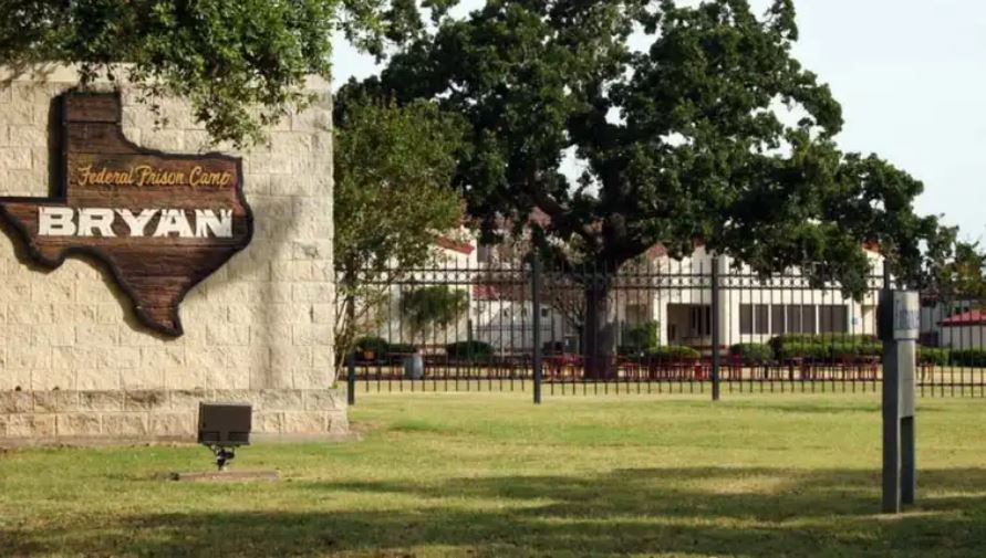 Elizabeth Holmes ingresa en prisión: cómo es la cárcel para mujeres en la que está recluida la empresaria de Silicon Valley condenada por un fraude millonario