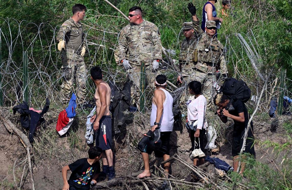 MIGRANTES. VENCE TÍTUO 42
