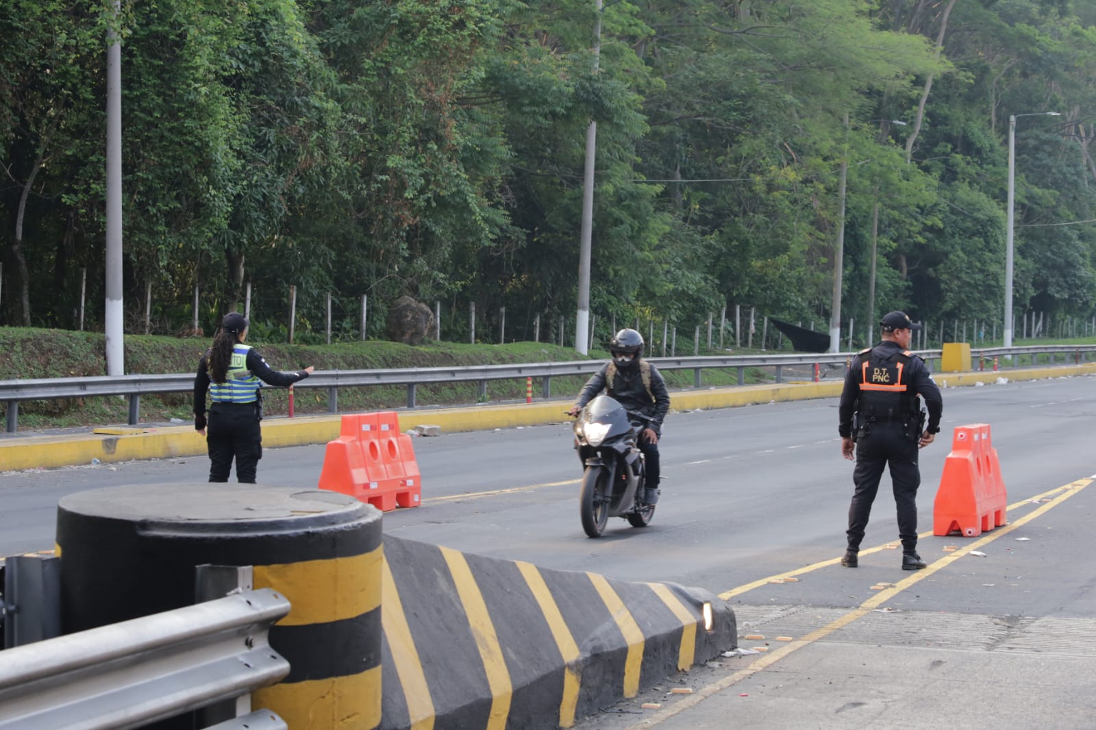 Autopista Palín – Escuintla: Transportes de carga y pasajeros deben cumplir con requerimientos y PNC de Tránsito lo verificará