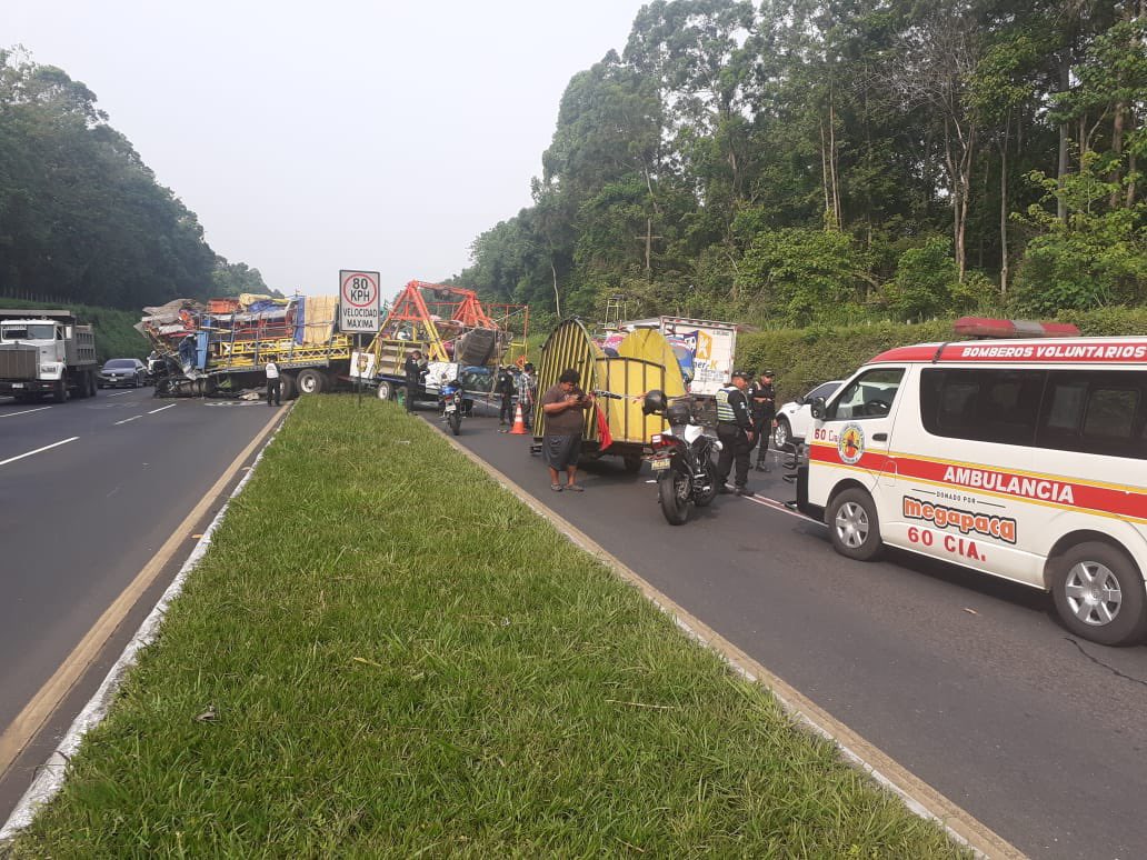 Revelan video de cómo ocurrió el accidente de un tráiler con juegos mecánicos en la autopista Palín – Escuintla