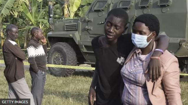 Decenas de alumnos mueren y otros son secuestrados en un ataque rebelde a una escuela en Uganda