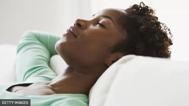 Los beneficios para el cerebro de dormir una siesta corta durante el día