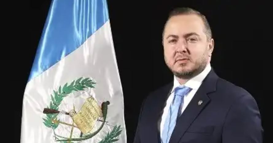 El diputado José Ubico