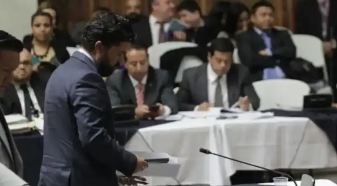 Jonathan Chévez.
