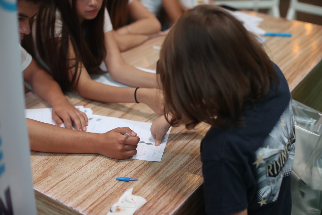 NIÑOS VOTAN EN GUATEMALA