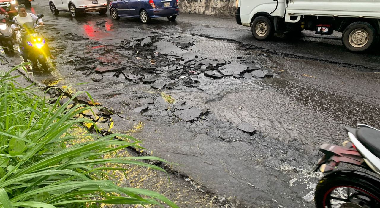 Deslizamientos y derrumbes: Lluvias de las últimas horas causan daños en el territorio nacional