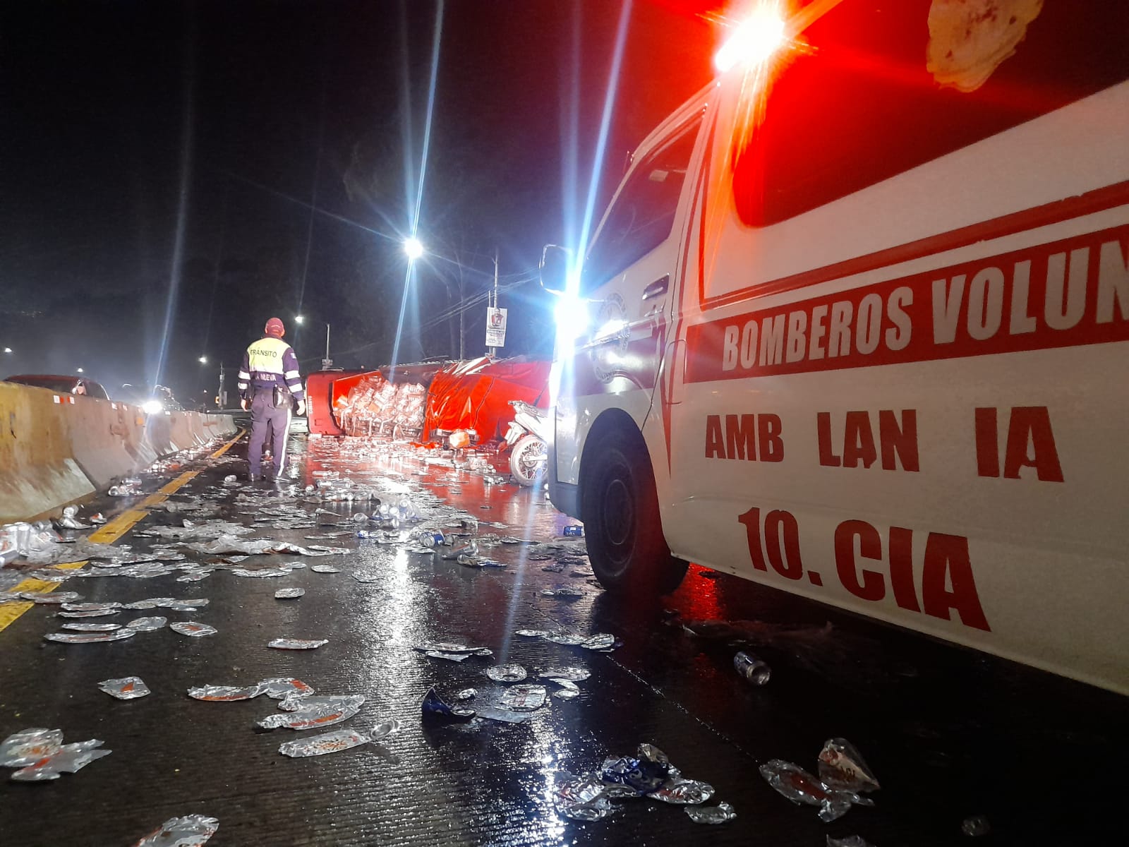 Camión se accidenta en la cuesta de Villalobos y complica el paso hacia la capital