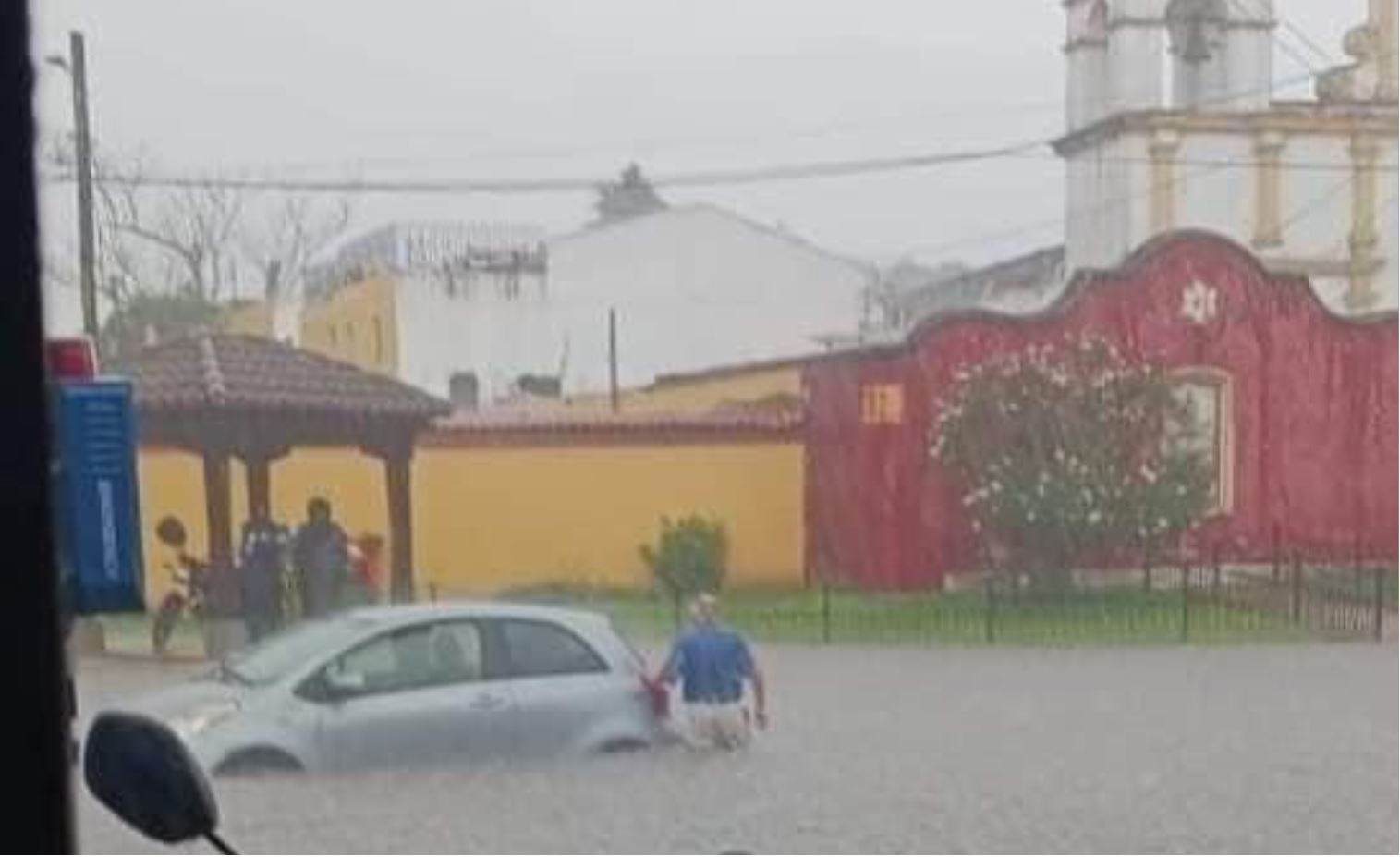 Fuertes lluvias causan alarma en varios sectores de país