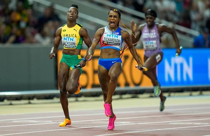 Estados Unidos, doblete de oros en los relevos 4×100