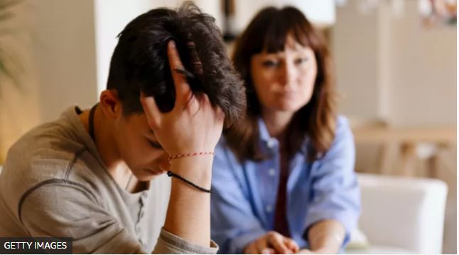 “Los padres de adolescentes están tan solos y deprimidos como sus hijos, pero son ignorados”