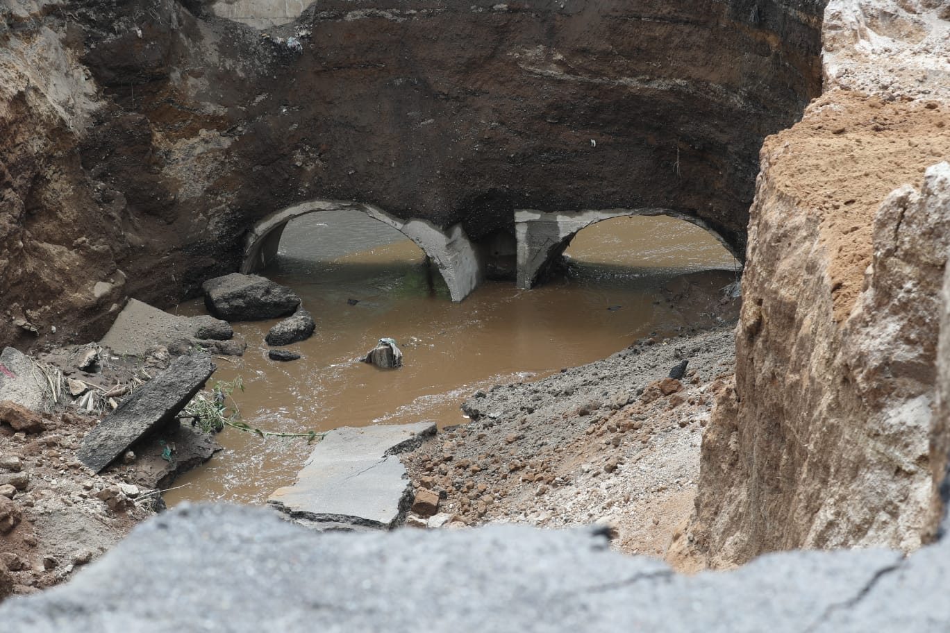 RÍO. HUNDIMIENTO EN VILLA NUEVA