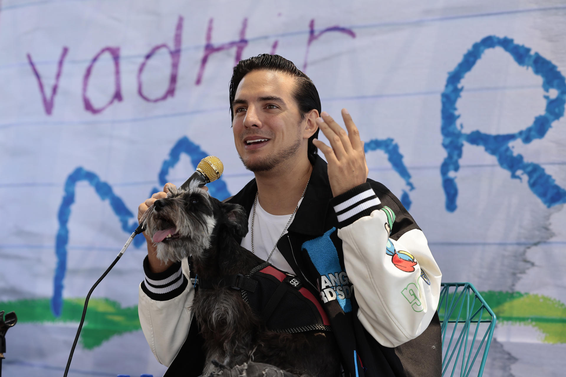 Vadhir Derbez