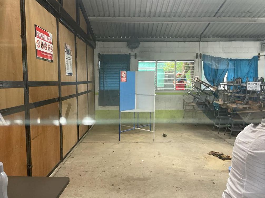 Ministerio Público ya investiga los ataques con bombas molotov en centros de votación de Mixco y zona 18 capitalina