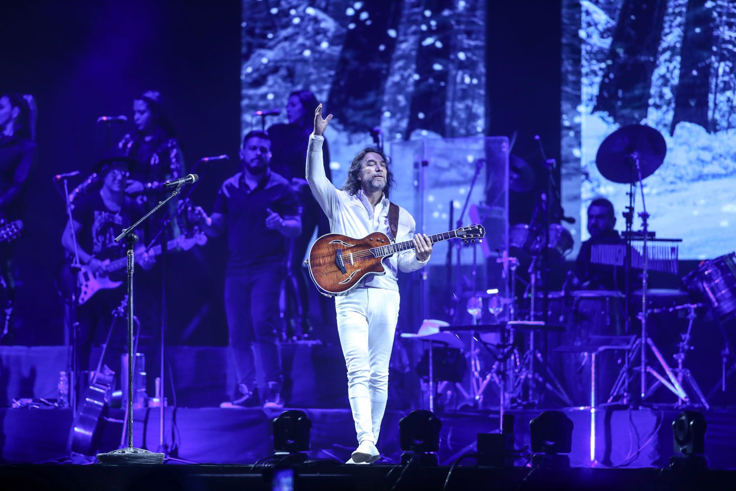 Marco Antonio Solís, El Buki