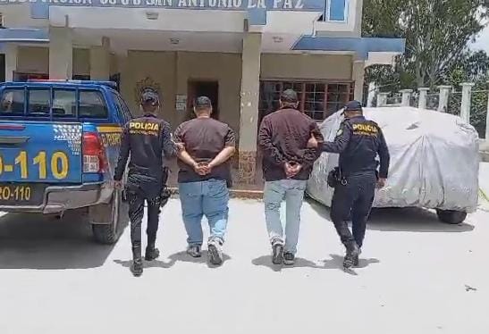 Detienen a colombianos en El Progreso e Izabal, que intimidaban y usaban la violencia para cobrarles préstamos a comerciantes de Izabal