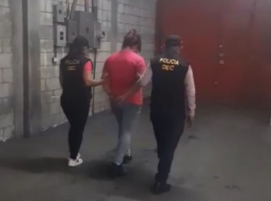 PNC captura a una mujer sindicada de vender partes de motos robadas por medio de redes sociales