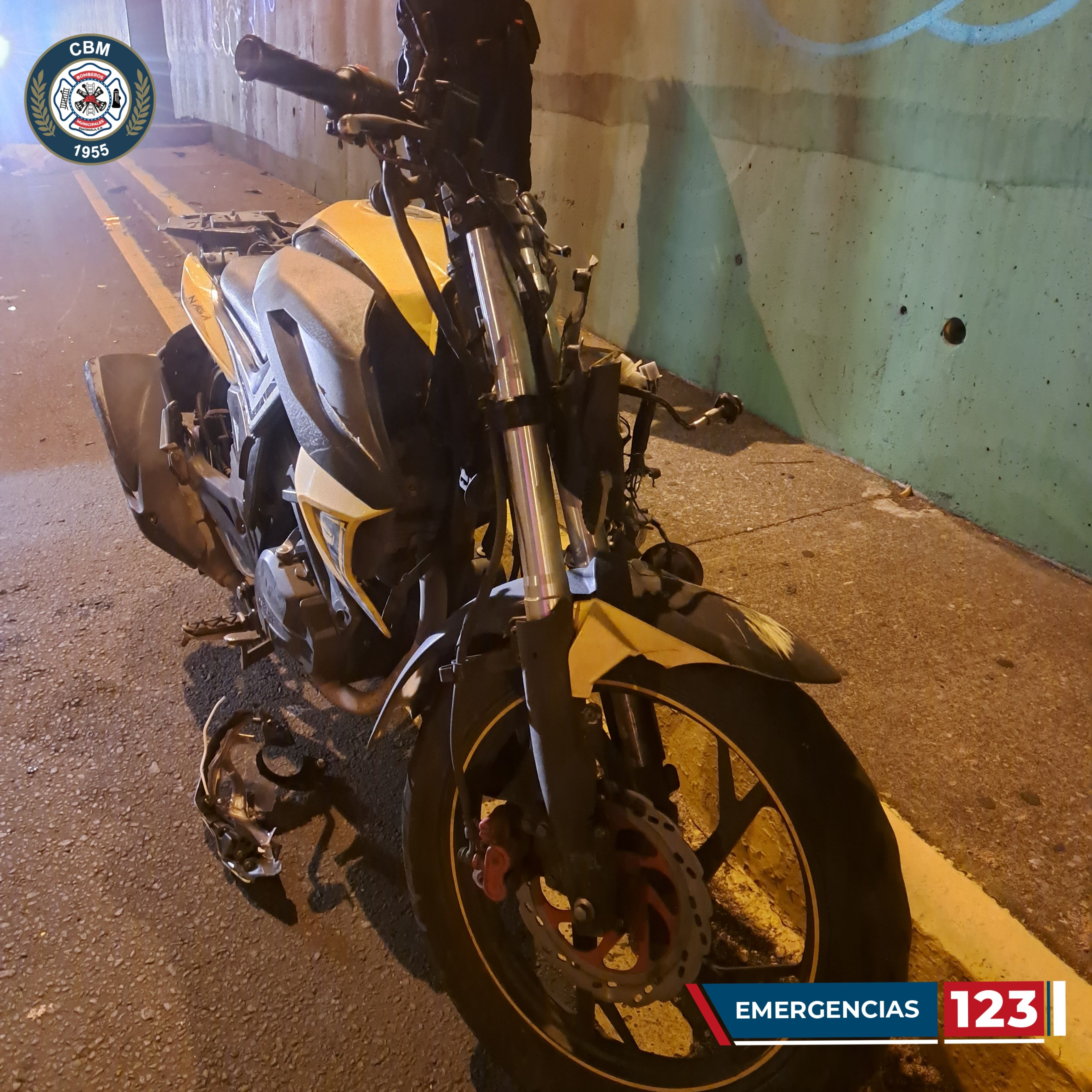 Motorista muere al chocar con poste en el bulevar Liberación y puente La Castellana