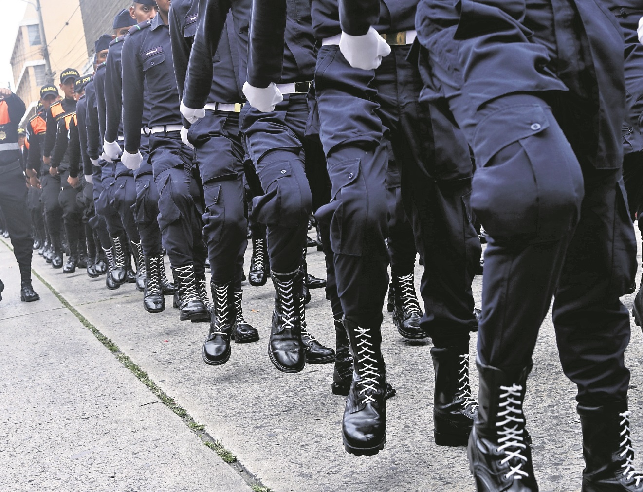 Cuatro agentes policiales son detenidos en Escuintla sindicados de secuestro y cohecho