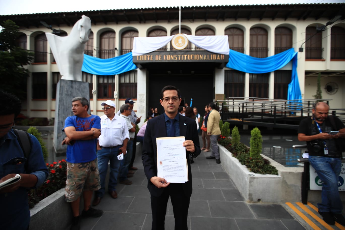 Corte de Constitucionalidad tramita amparo de Semilla, pero por razón de competencia lo remite a la Corte Suprema de Justicia