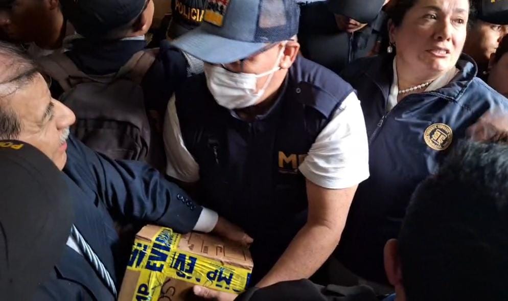 MP se lleva por la fuerza las actas de las elecciones de primera vuelta