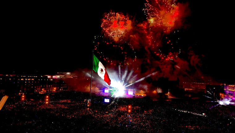 Fireworks go off during Mexico's Independence day celebrations at Zocalo square in Mexico City on September 15, 2023. (Photo by CLAUDIO CRUZ / AFP)