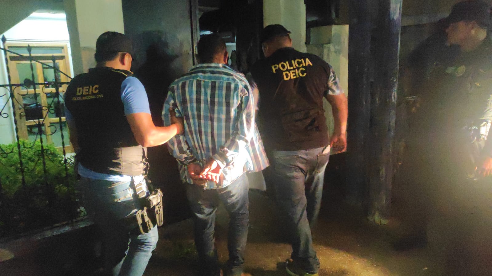 La historia del hombre que fue capturado 9 años después de supuestamente haber masacrado a 6 integrantes de una familia en un caserío de Dolores, Petén