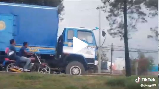 Qué dice la PNC sobre video donde se ve a manifestantes en unidades policiales